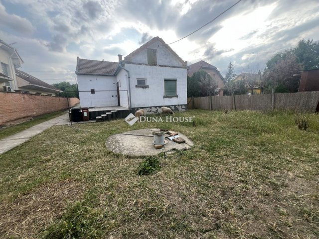 Eladó családi ház, Szegeden, Szőregi úton 130 M Ft, 3 szobás