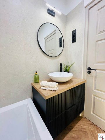 Eladó panellakás, Pécsett 64.9 M Ft, 3 szobás