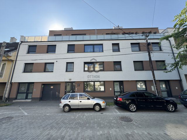 Eladó garázs, Győrött 6.5 M Ft / költözzbe.hu