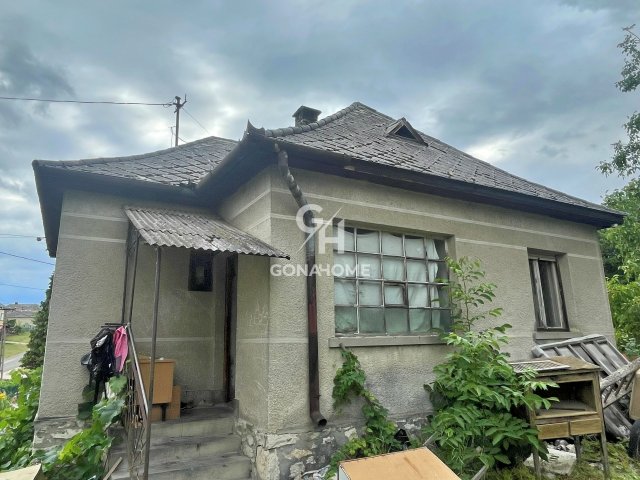 Eladó családi ház, Csetényben 19.9 M Ft, 1 szobás