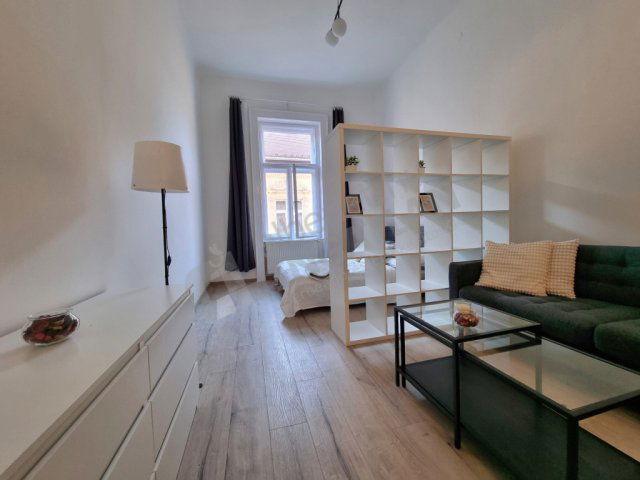 Kiadó téglalakás, albérlet, VI. kerületben, Szív utcában