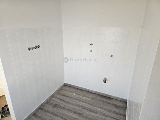 Eladó családi ház, Tápiószentmártonon 28 M Ft, 3 szobás