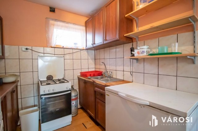 Eladó családi ház, Velencén 79.9 M Ft, 4 szobás