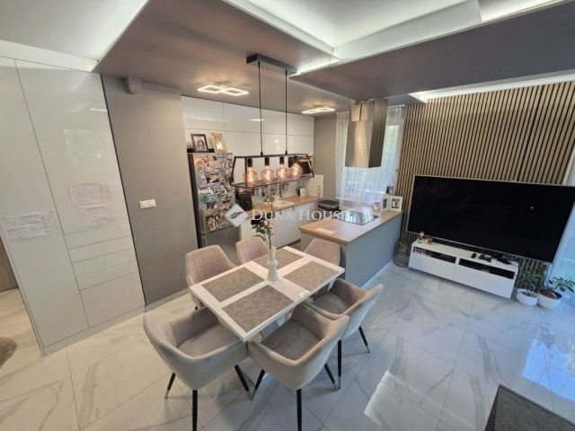 Eladó téglalakás, Budapesten, III. kerületben 139 M Ft, 3 szobás