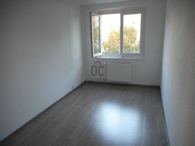 Eladó panellakás, Kecskeméten 37.9 M Ft, 2 szobás