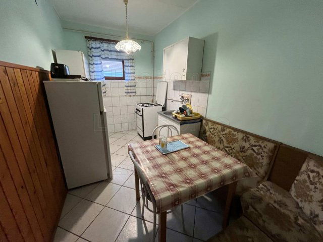 Eladó családi ház, Balatonlelleén 59.9 M Ft, 13 szobás