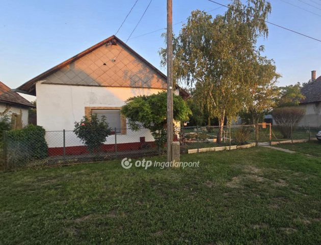 Eladó családi ház, Tetétlenen 11.5 M Ft, 1+1 szobás