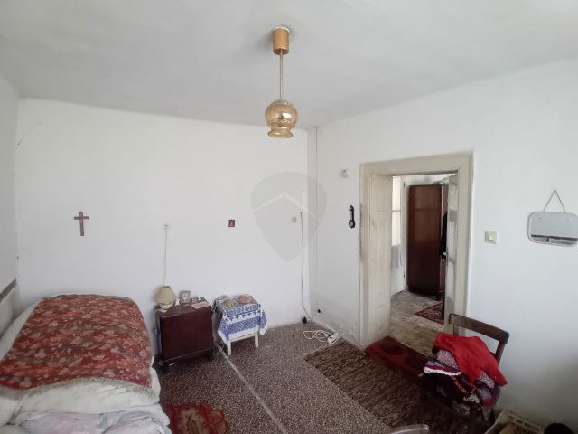 Eladó családi ház, Apcon 7.5 M Ft, 2 szobás