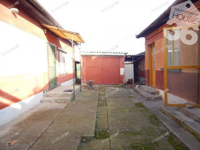 Eladó családi ház, Kecskeméten 32 M Ft, 3 szobás