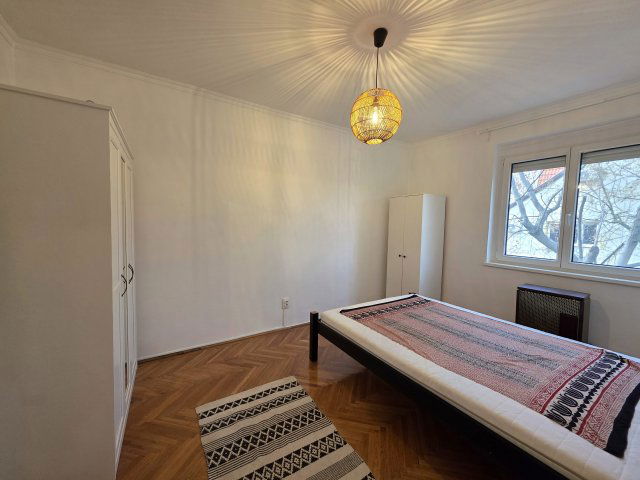 Kiadó téglalakás, albérlet, Vácon, Erzsébet utcában, 2 szobás