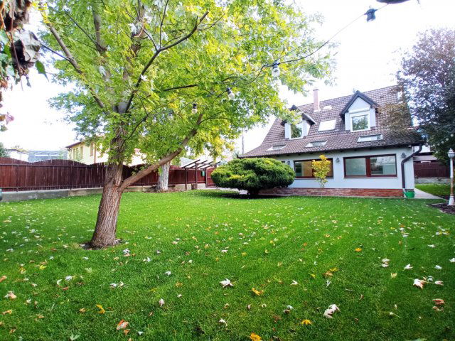 Eladó családi ház, Budapesten, XXI. kerületben, Tölgyes úton