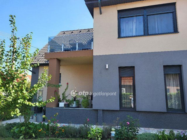 Eladó családi ház, Balatonszárszón 199 M Ft, 6 szobás