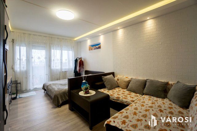 Eladó panellakás, Győrött 54.9 M Ft, 2 szobás