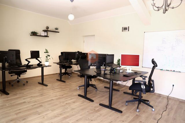 Kiadó téglalakás, albérlet, Pécsett 350 E Ft / hó, 3 szobás