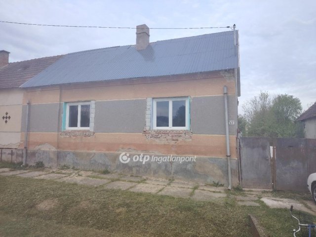 Eladó családi ház, Lovásziban 6 M Ft, 2 szobás