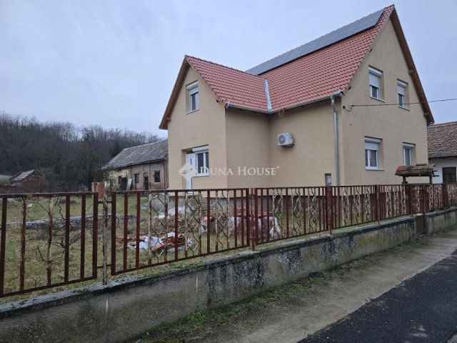 Eladó családi ház, Aranyosgadányban 85 M Ft, 7 szobás