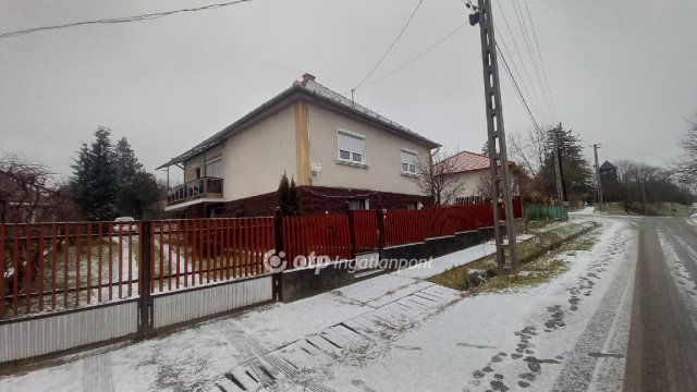 Eladó családi ház, Cereden 25 M Ft, 3 szobás
