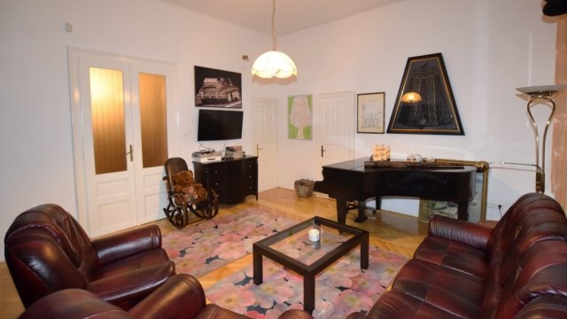 Eladó családi ház, Debrecenben 368 M Ft, 5+1 szobás