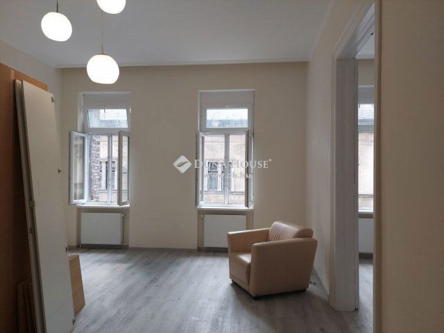 Eladó téglalakás, Budapesten, VI. kerületben 138.04 M Ft