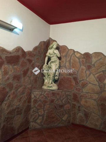 Eladó ipari ingatlan, Komlón 95 M Ft / költözzbe.hu