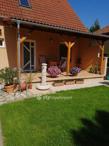Eladó családi ház, Harkányban 110 M Ft, 6 szobás