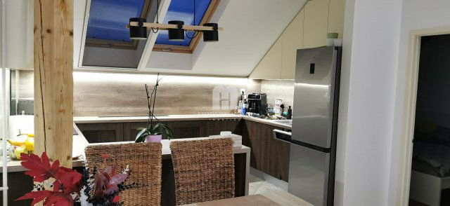 Eladó téglalakás, Székesfehérvárott 77.8 M Ft, 4 szobás