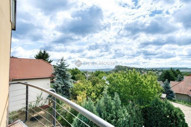 Eladó családi ház, Budaörsön 445 M Ft, 6 szobás