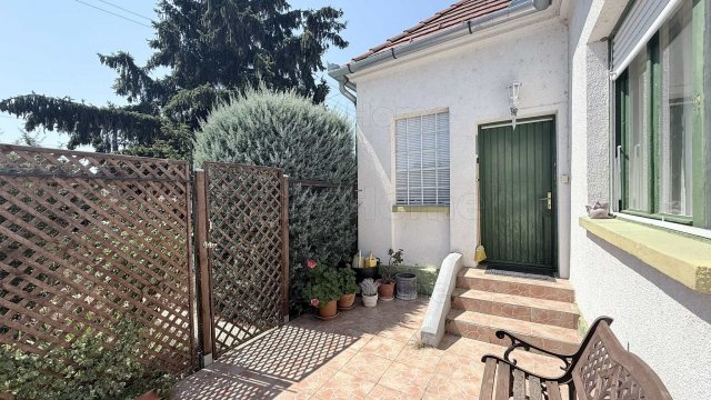 Eladó családi ház, Vonyarcvashegyen 64 M Ft, 3 szobás