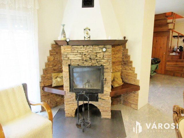 Eladó családi ház, Szadán 120 M Ft, 6 szobás