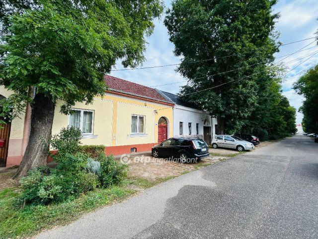 Eladó családi ház, Debrecenben 84.9 M Ft, 4 szobás