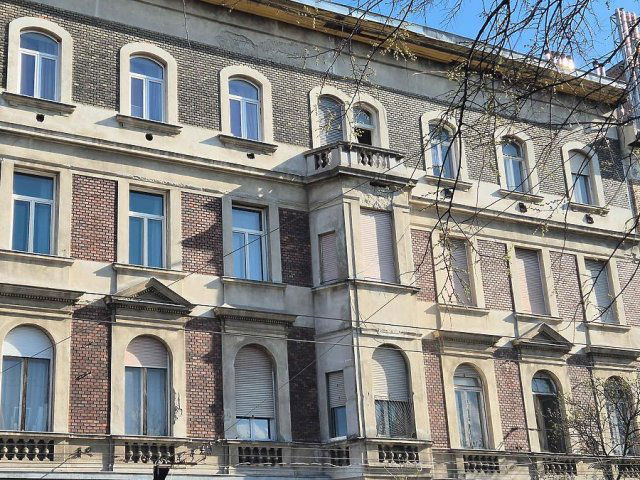 Eladó téglalakás, Budapesten, VI. kerületben, Podmaniczky utcában