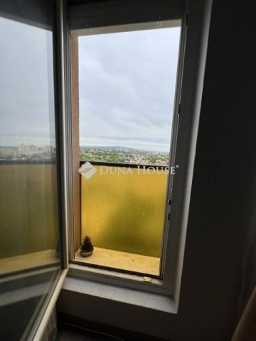 Eladó panellakás, Várpalotán 42.99 M Ft, 2 szobás