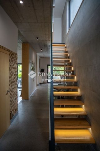 Eladó családi ház, Diósdon 429 M Ft, 5 szobás