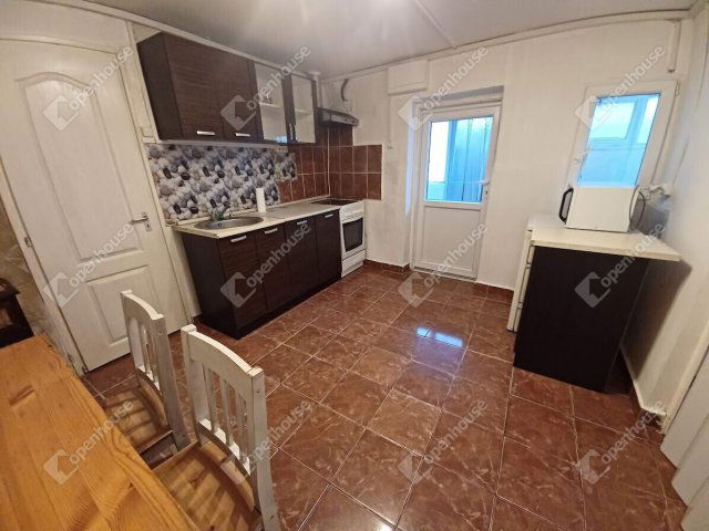 Kiadó családi ház, albérlet, Debrecenben 140 E Ft / hó