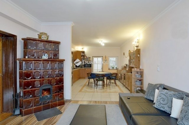 Eladó ikerház, Szatymazon 94.99 M Ft, 5 szobás