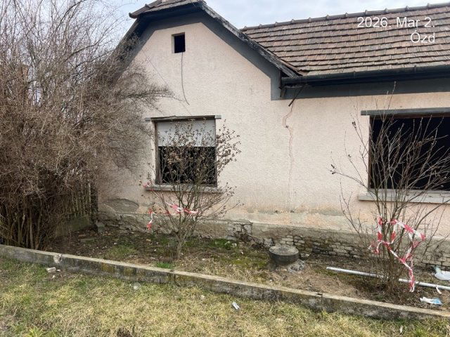 Eladó családi ház, Ózdon, Szemere utcában 4.1 M Ft, 2 szobás