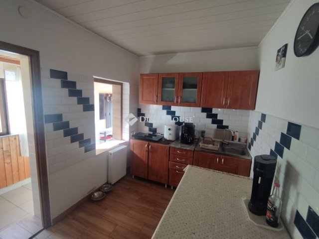 Eladó családi ház, Tatabányán, Kálvária utcában 34.999 M Ft