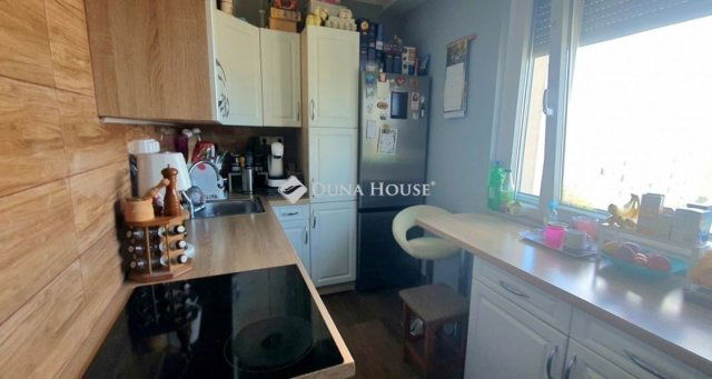 Eladó panellakás, Szombathelyen 49.5 M Ft, 4 szobás