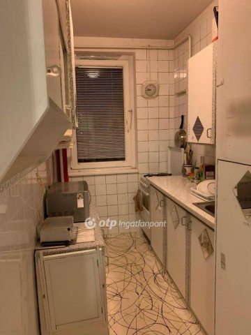 Eladó panellakás, Budapesten, III. kerületben 64.9 M Ft