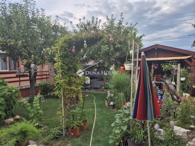 Eladó családi ház, Kistarcsán 109.9 M Ft, 4 szobás