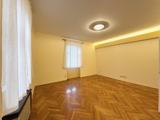 Eladó téglalakás, Pécsett, Tettye utcában 37.9 M Ft, 1 szobás