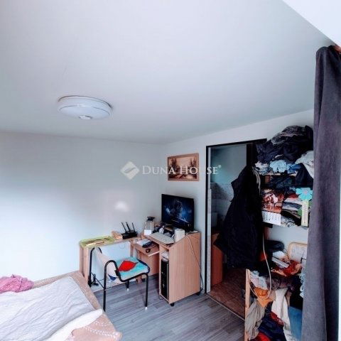 Eladó családi ház, Gödön 57.3 M Ft, 3 szobás