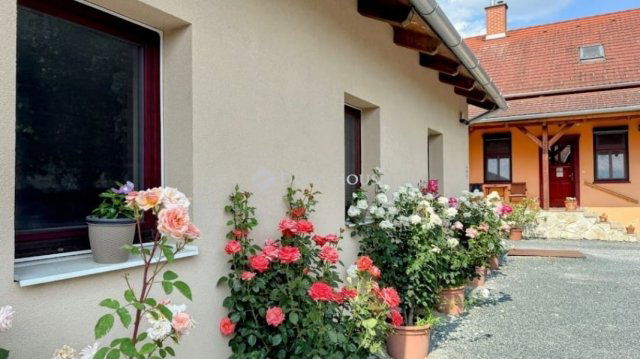 Eladó családi ház, Szentgotthárdon 129.9 M Ft, 5 szobás