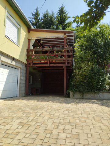 Eladó családi ház, Bakonyszentkirályon 99.99 M Ft, 5 szobás