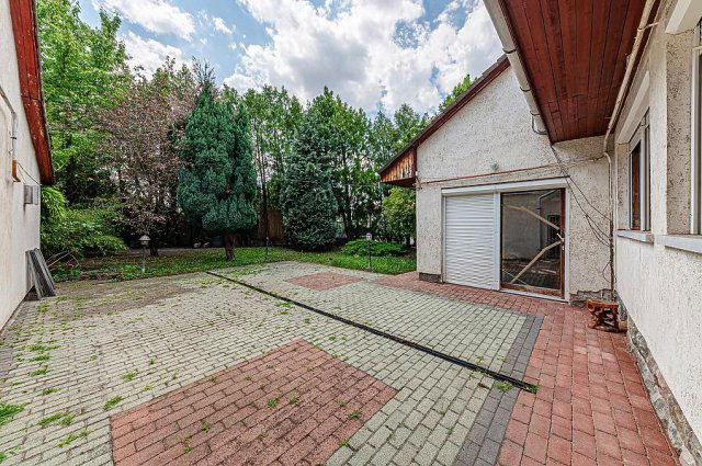 Eladó családi ház, Szentendrén 109.9 M Ft, 5 szobás