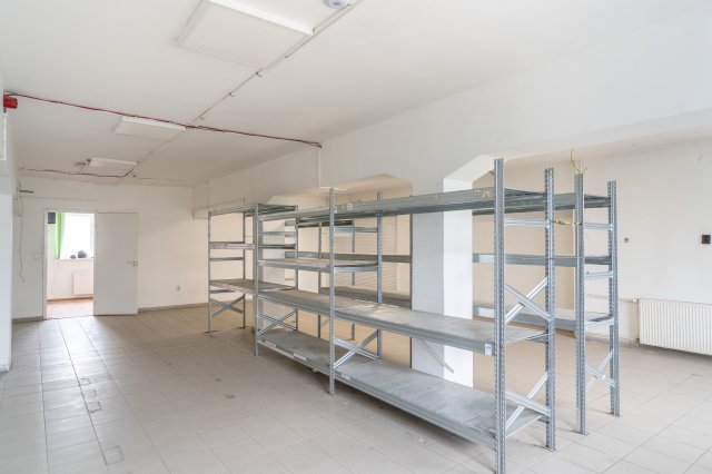 Kiadó ipari ingatlan, Miskolcon, Vágóhíd utcában 325 E Ft / hó