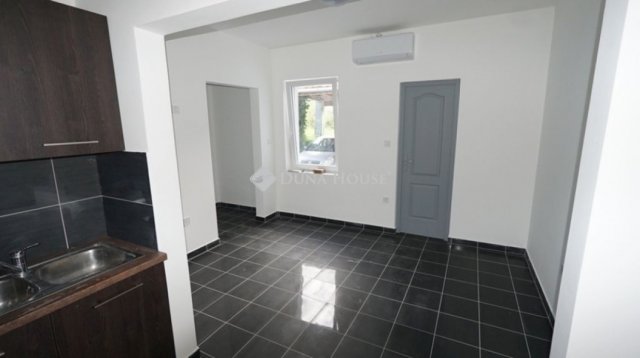 Eladó üzlethelyiség, Zalaszentivánon 130 M Ft, 2 szobás