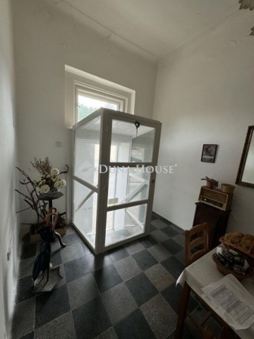 Eladó üzlethelyiség, Kecskeméten 129.99 M Ft