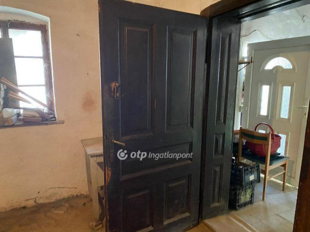 Eladó családi ház, Bakonyszücsön 14 M Ft, 2 szobás