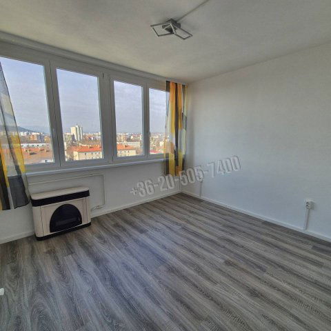 Eladó téglalakás, Miskolcon 32.9 M Ft, 3 szobás